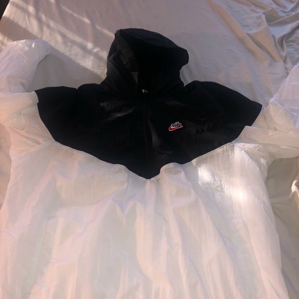 Nike hooded wind breaker